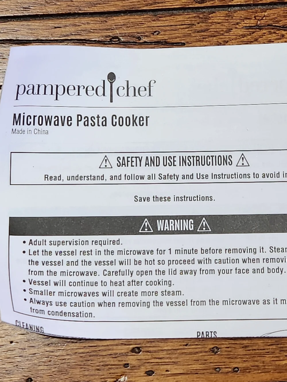 Pampered Chef Microwave Pasta Cooker #2633 Red White + Strainer Lid EUC